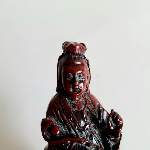 Kwan Yin red resin Buddha figurine. Home decor. Carved Art. - Picture 4 of 7